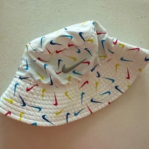 Nike toddler bucket hat